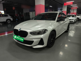 宝马1系 2022款 125i M运动曜夜版