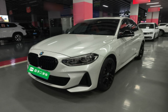 宝马1系 2022款 125i M运动曜夜版