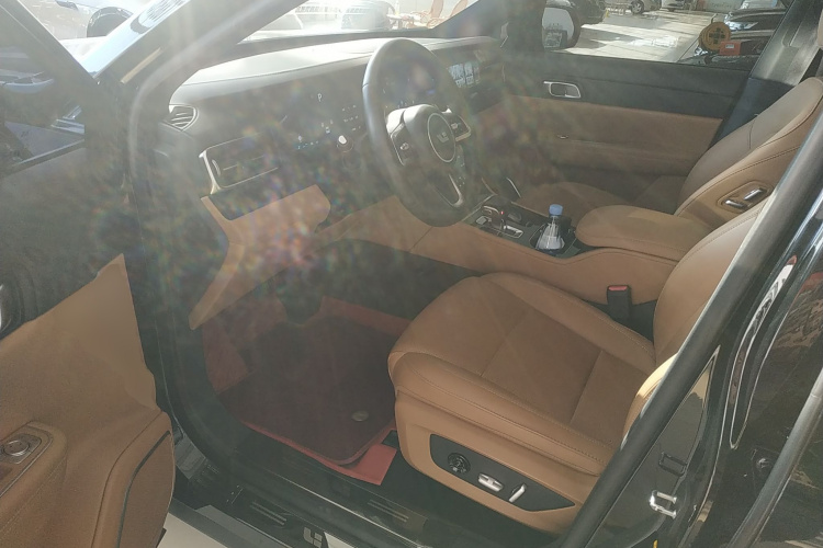 理想汽车 理想ONE 2021款 增程6座版中控内饰20