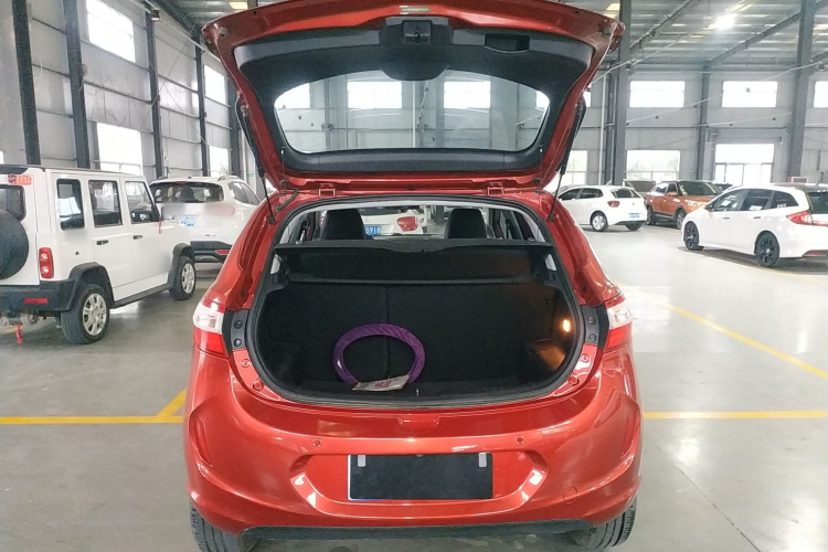 凯翼C3R 2015款 1.5L 手动金钻版机舱底盘23