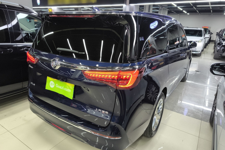 别克GL8 2020款 Avenir艾维亚 四座尊礼版车身外观7