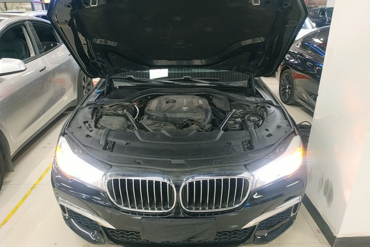 宝马7系 2018款 730Li 领先型 M运动套装局部细节24