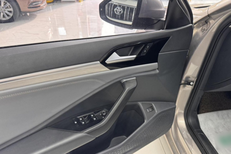 大众 速腾 2020款 200TSI DSG舒适型 国VI中控内饰7009