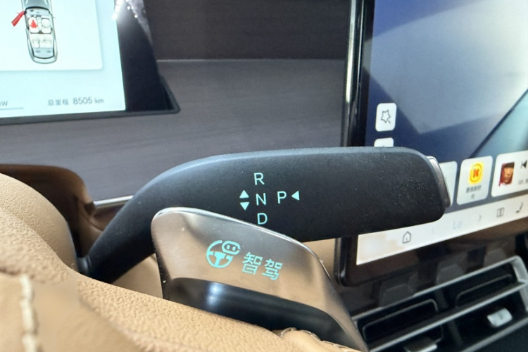 比亚迪 汉L 2025款 DM-p 四驱激光雷达旗舰型局部细节18