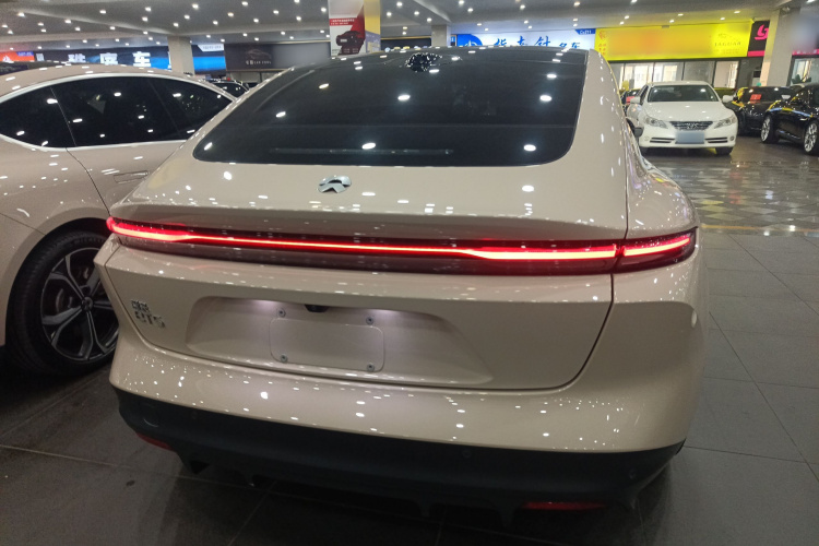 蔚来ET5 2022款 75kWh车身外观6