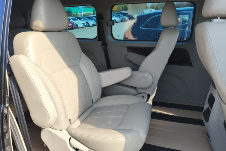 东风风行 菱智 2020款 M5L 1.6L 豪华型 7座中控内饰7004