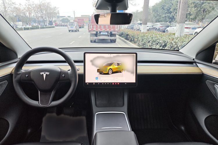 特斯拉 Model Y 2022款 改款 后轮驱动版中控内饰7003
