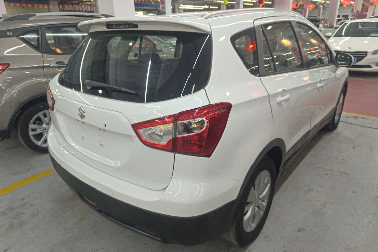 铃木 锋驭 2014款 1.6L CVT两驱精英型车身外观7