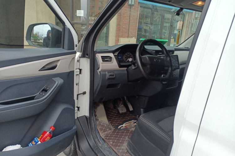 上汽大通MAXUS 大通EV30 2022款 纯电智能物流专家短轴国轩中控内饰7003