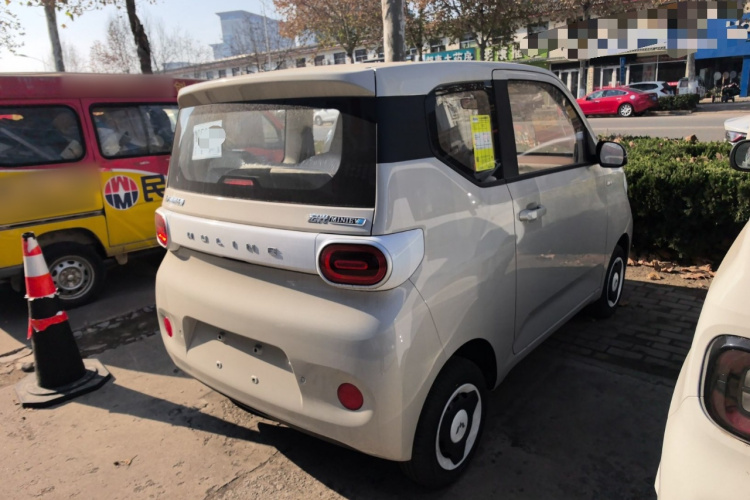 五菱汽车 宏光MINIEV 2024款 第三代 215km 青春版车身外观7