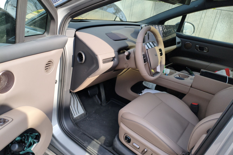 理想汽车 理想i6 2025款 两驱标准型中控内饰20