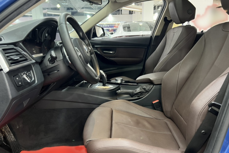 宝马3系 2019款 320Li M运动套装中控内饰7004