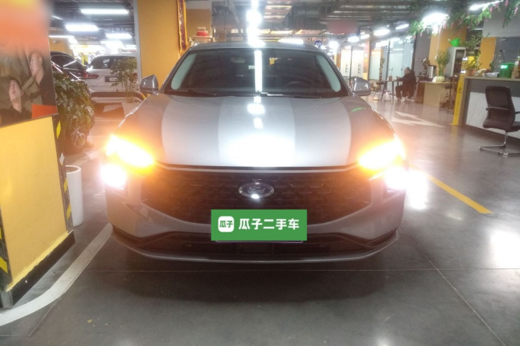 福特 蒙迪欧 2025款 2.0T EcoBoost 豪华型车身外观2