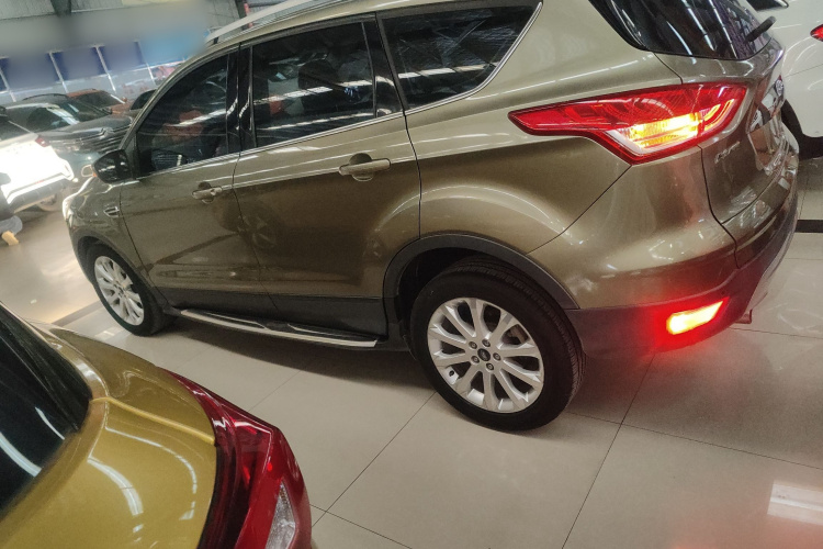 福特 翼虎 2013款 1.6L GTDi 两驱风尚型车身外观4