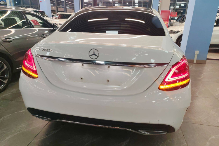 奔驰C级 2021款 C 200 L 时尚型运动版车身外观6