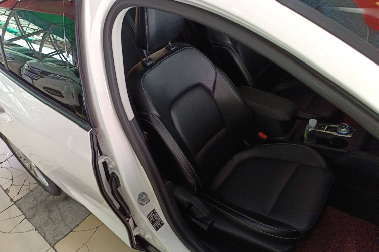 福特 福克斯 2021款 三厢 EcoBoost 180 自动锋潮型中控内饰41