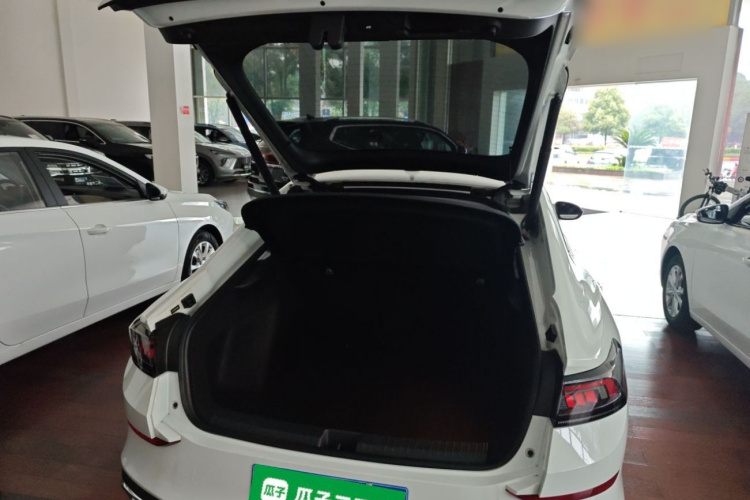 大众 2025款 凌渡L 280TSI DSG酷辣版机舱底盘23