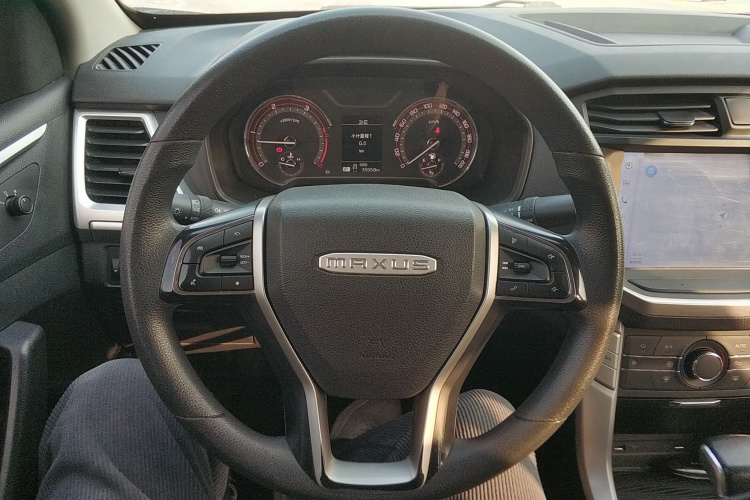 上汽大通MAXUS 大通T70 2021款 2.0T柴油自动四驱精英版长箱高底盘局部细节13