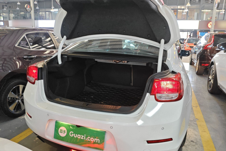 雪佛兰 迈锐宝 2014款 2.0L 自动豪华版机舱底盘23