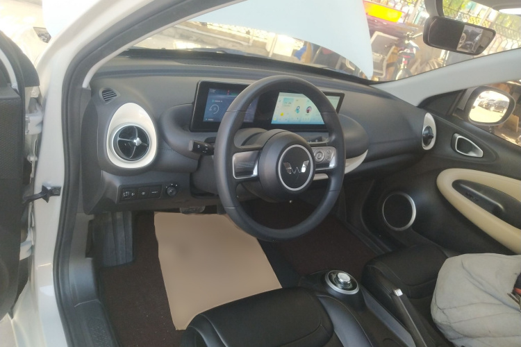 五菱汽车 五菱缤果 2023款 333km 快享款中控内饰12