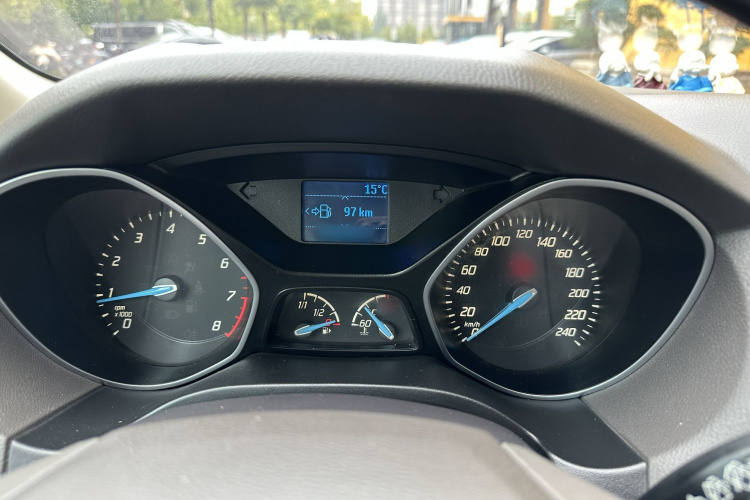 福特 福克斯 2012款 两厢 1.6L 手动风尚型局部细节14