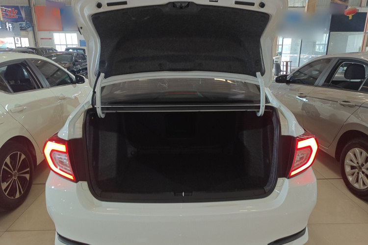 本田 凌派 2022款 180Turbo CVT豪华版机舱底盘23