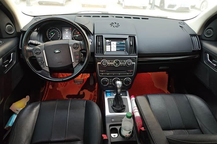 路虎 神行者2 2015款 2.0T Si4 XS典藏版中控内饰12