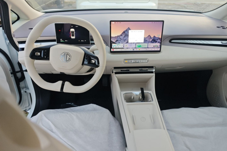 名爵 MG4 EV 2026款 437 从容版中控内饰7002