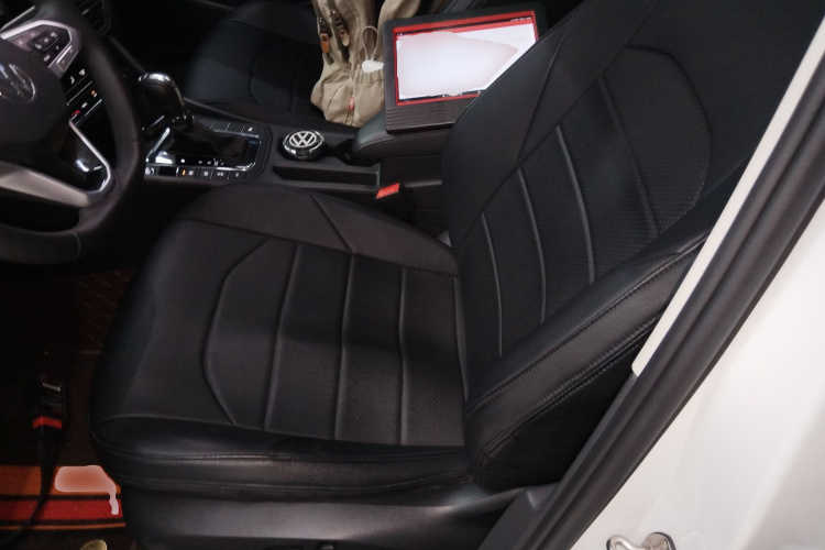 大众 宝来 2023款 300TSI DSG尊行版中控内饰19