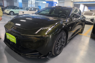 领克10 EM-P 2025款 240四驱Ultra运动版