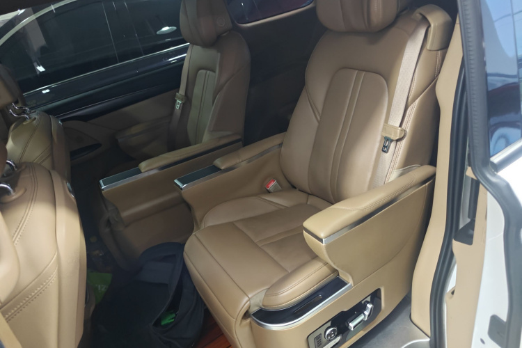 别克GL8 2020款 ES陆尊 653T 尊享型中控内饰21