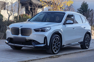 宝马iX1 2023款 xDrive30L X设计套装
