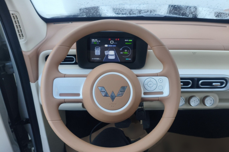 五菱汽车 宏光MINIEV 2024款 第三代 215km 青春版中控内饰13