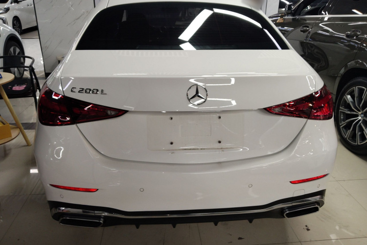 奔驰C级 2022款 改款 C 200 L 运动版车身外观6