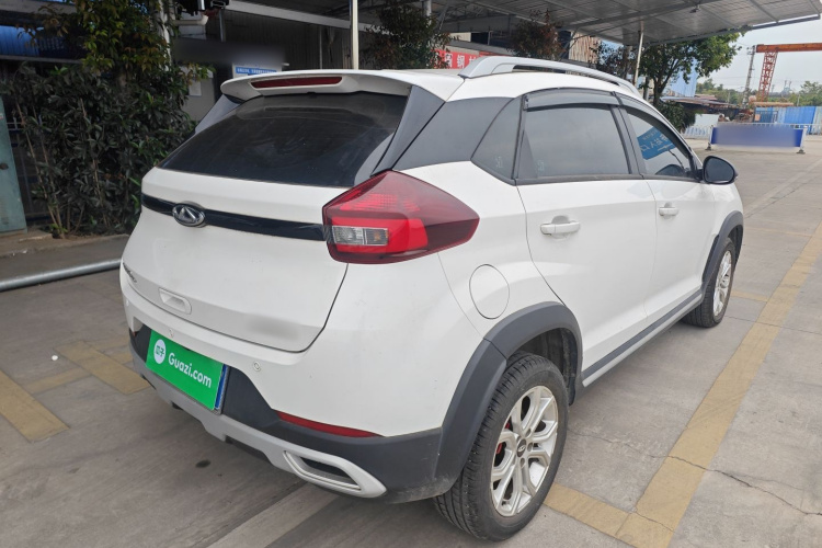 奇瑞 瑞虎3X 2021款 钻石版 1.5L CVT 3克拉II型车身外观7