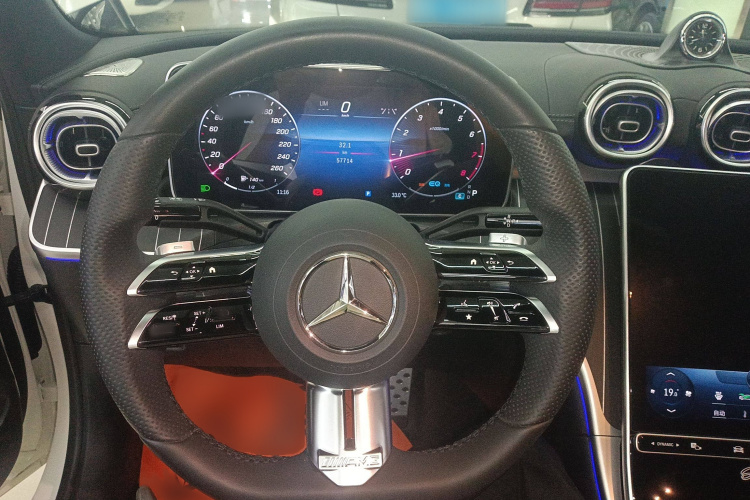 奔驰C级 2022款 改款 C 260 L 运动版局部细节13