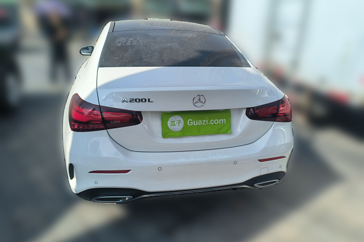 奔驰A级 2023款 A 200 L 时尚型车身外观6