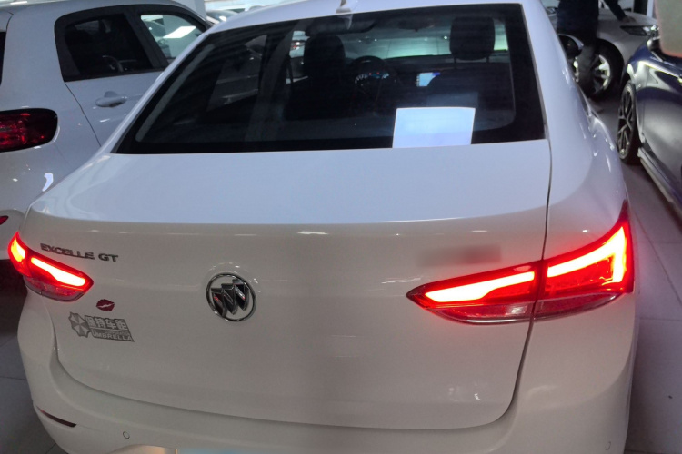 别克 英朗 2021款 改款 典范 1.5L 自动精英型车身外观6