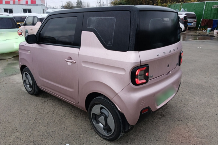 吉利银河 2023款 熊猫mini 200km 灵动熊车身外观4