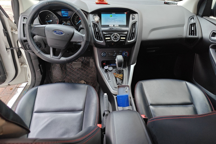 福特 福克斯 2015款 两厢 1.6L 自动舒适型中控内饰12