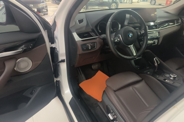 宝马X1 2021款 sDrive25Li 领先型中控内饰20