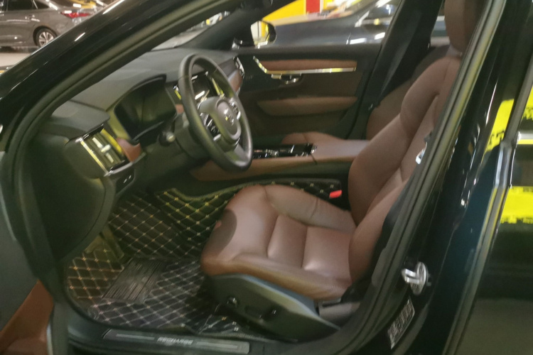 沃尔沃S90新能源 2024款 插电式混动 四驱长续航智逸豪华版局部细节19