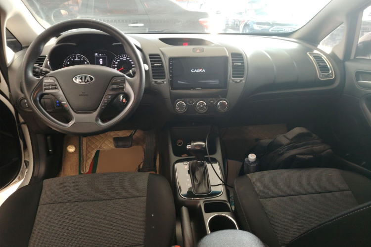 起亚K3 2016款 1.6L 自动GL中控内饰7002