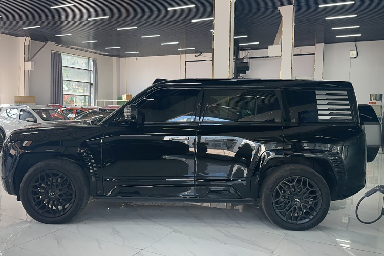 仰望U8 2023款 豪华版车身外观6004