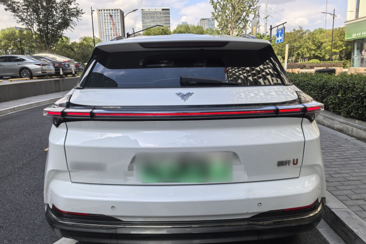 哪吒汽车 哪吒U 2022款 智500 磷酸铁锂车身外观6005