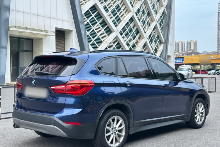 宝马X1 2019款 sDrive18Li 时尚型车身外观6002