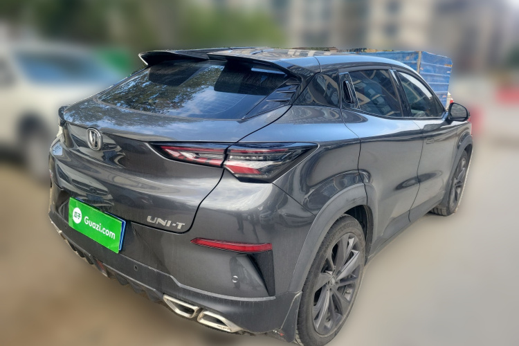 长安UNI-T 2020款 1.5T 尊贵型车身外观6005