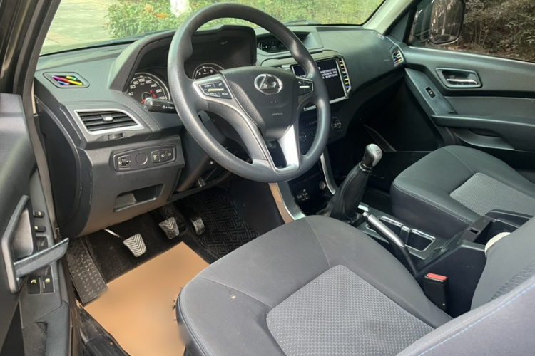 猎豹汽车 猎豹Q6 2015款 2.4L 手动四驱卓越型中控内饰7002