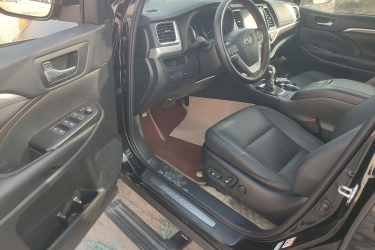 丰田 汉兰达 2021款 2.0T 四驱尊贵版 7座中控内饰20