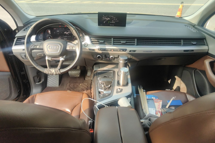 奥迪Q7 2016款 40 TFSI 舒适型中控内饰12